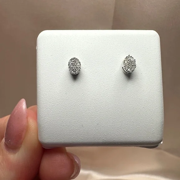 NEW - 0.10 CTW Natural Diamond Oval Stud Earrings